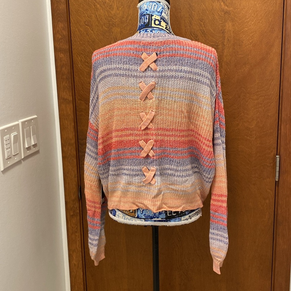 MM By Michelle light sweater size Xl NWT